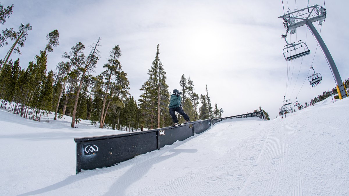 KeystoneMtn's tweet photo. Cheers to new tricks with friends 🏂🤘 When you're lapping the A51 park chair all day, snag a @rockstarenergy to keep the energy going! #keystonepartner
Rider: Caroline Klusza
Skier: David Mackens https://t.co/SqWKcEdVE4