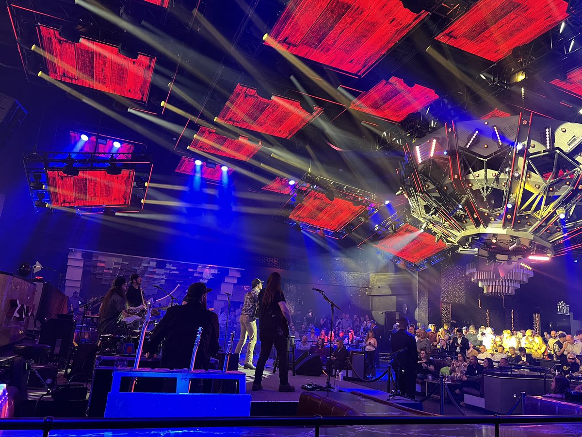 TomYanktonMusic's tweet photo. Last day performing @conexpoconagg in Vegas! Thank you, @SanyGroup for your incredible hospitality! And we got to hear @RileyGreenMusic!! 🎶
#tomyankton #sanygroup #conexpo #rileygreen https://t.co/IzjRHS35SJ
