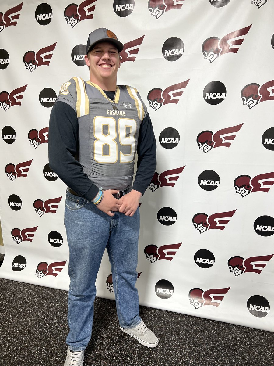 ReidFitz_89's tweet photo. Thank you @drewengels and @CoachCasterlin for the great visit up to Erskine College 
@tyler_mcmorrow1 @harmonyhorns @longhorns_fb @HHS_coach @CoachMoschouris @CoachAllison12 @Linemen_ricky https://t.co/JYuyTbVzlL