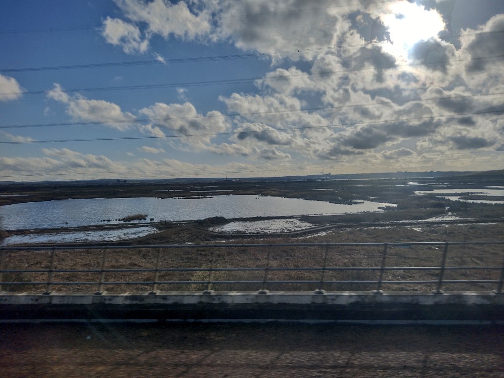 watfordgap's tweet photo. Speeding back from a #CommunityRail meeting at just under 140mph, this is what rail travel should be about! @Se_Railway @mfraser19681 @ScenicRailBrit @SteveWhiteRail 🚄 #HighSpeed1 https://t.co/nq9hWrcoCA