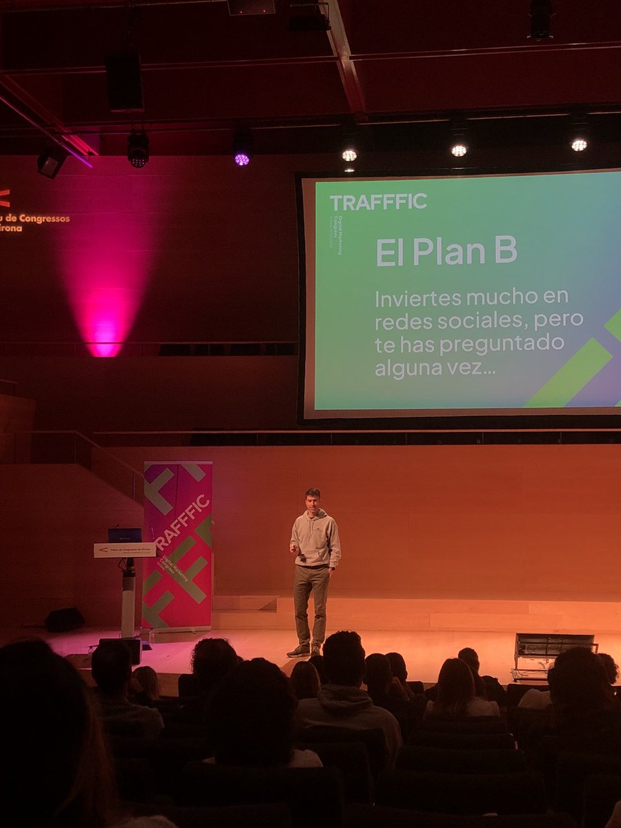TRAFFFICpro's tweet photo. 🧐Te has preguntado alguna vez…?

🚫Si bloquean tu perfil en RRSS
🔌Desvinculan tus seguidores 
❌Meta elimina tu cuenta
💨Meta desaparece

👉 @carles nos ha explicado la importancia de mantener una comunidad de usuarios fuera de las redes sociales en su paso por #TRAFFFIC https://t.co/9zbS0t3QMT
