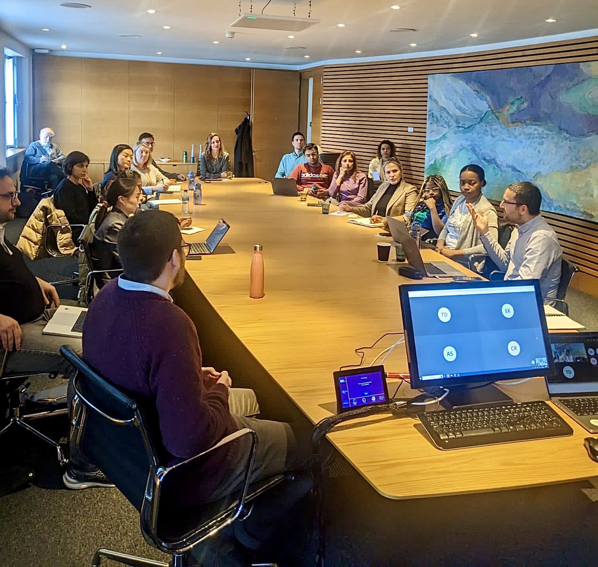 muderrisgil's tweet photo. Workshop on βOvercoming #datascarcity within the perspective of #entrepreneurship & #Marketing at @OxfordSBS https://t.co/F8CzHjUm4Z