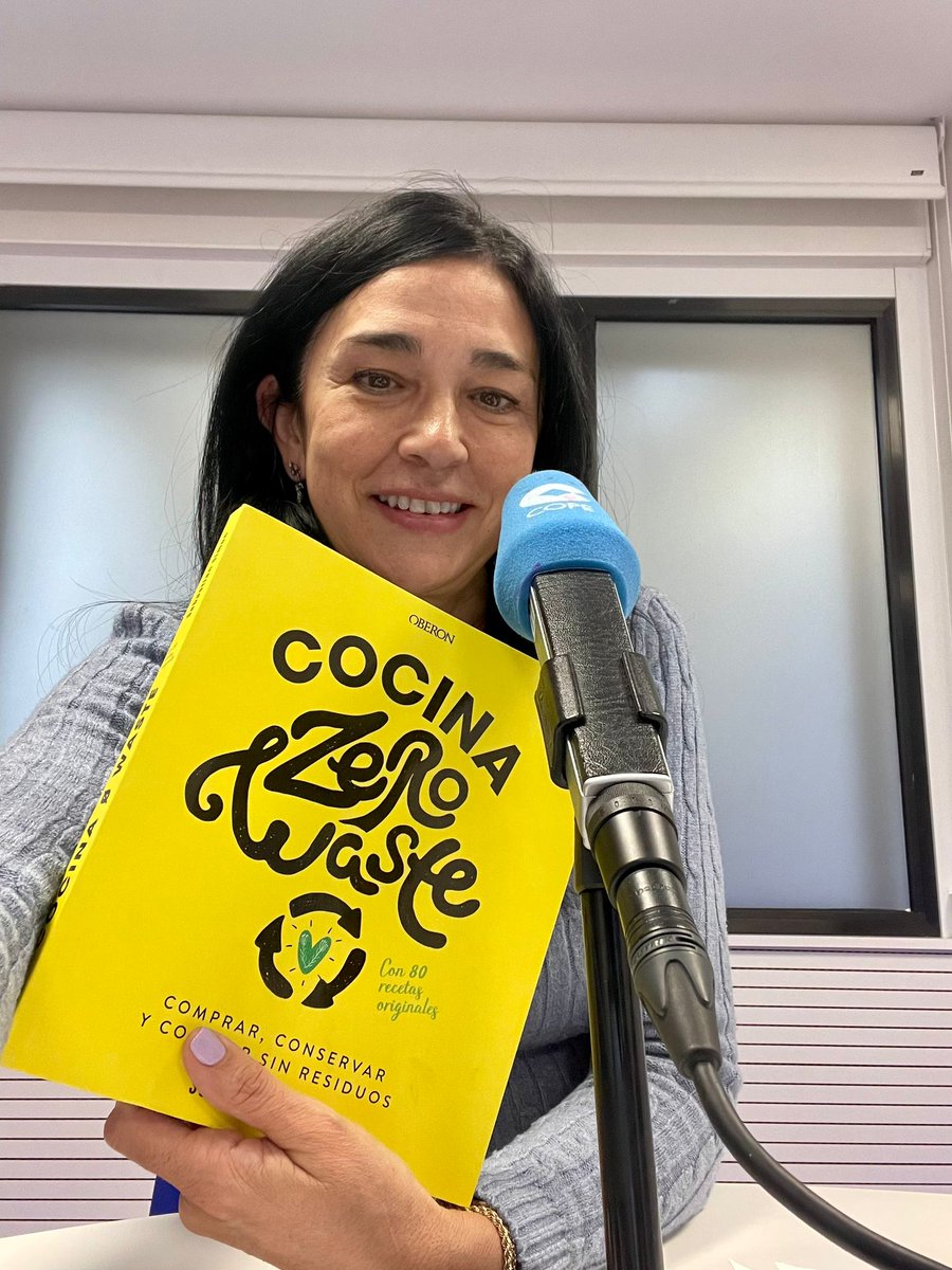 👨🏼‍🍳 Sebastian Simón (<a href="/gourmetlikeme/">GOURMET LIKE ME - Recetas fáciles y más</a>), chef adherido al movimiento zero waste acaba de publicar su libro: <a href="/cocinazerowaste/">cocinazerowaste</a> 👌🏼

👏🏼 Utiliza casi cero plástico, además de darle uso hasta a las cáscaras de frutas y vegetales 😋🤤

📻  cope.es/directos/net1