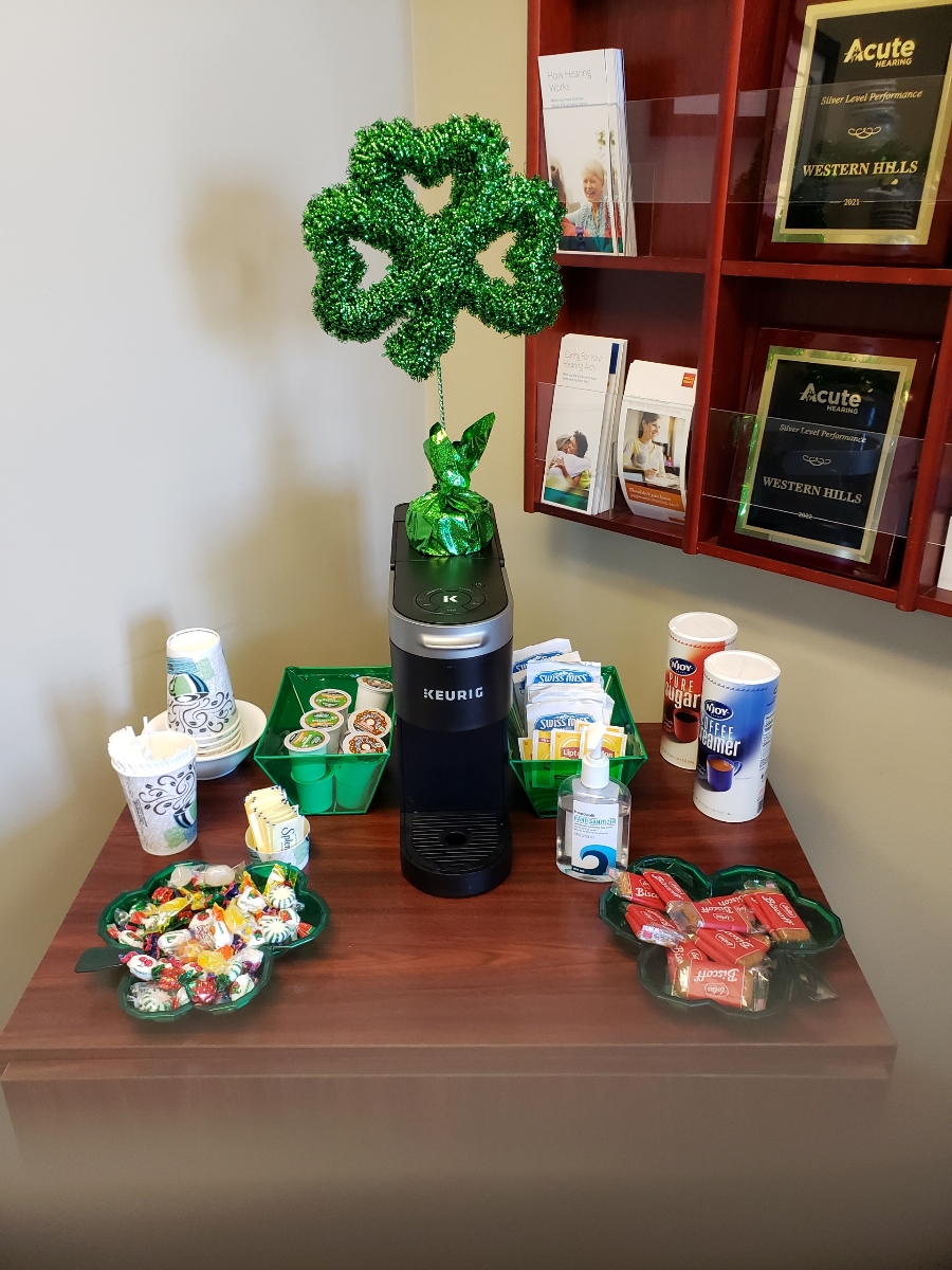 AcuteHearingUS's tweet image. Happy St.Patrick&apos;s Day from all of us to all of you!! #BestTeam #BestTreatment #BestTechnology 

acutehearingcenters.com