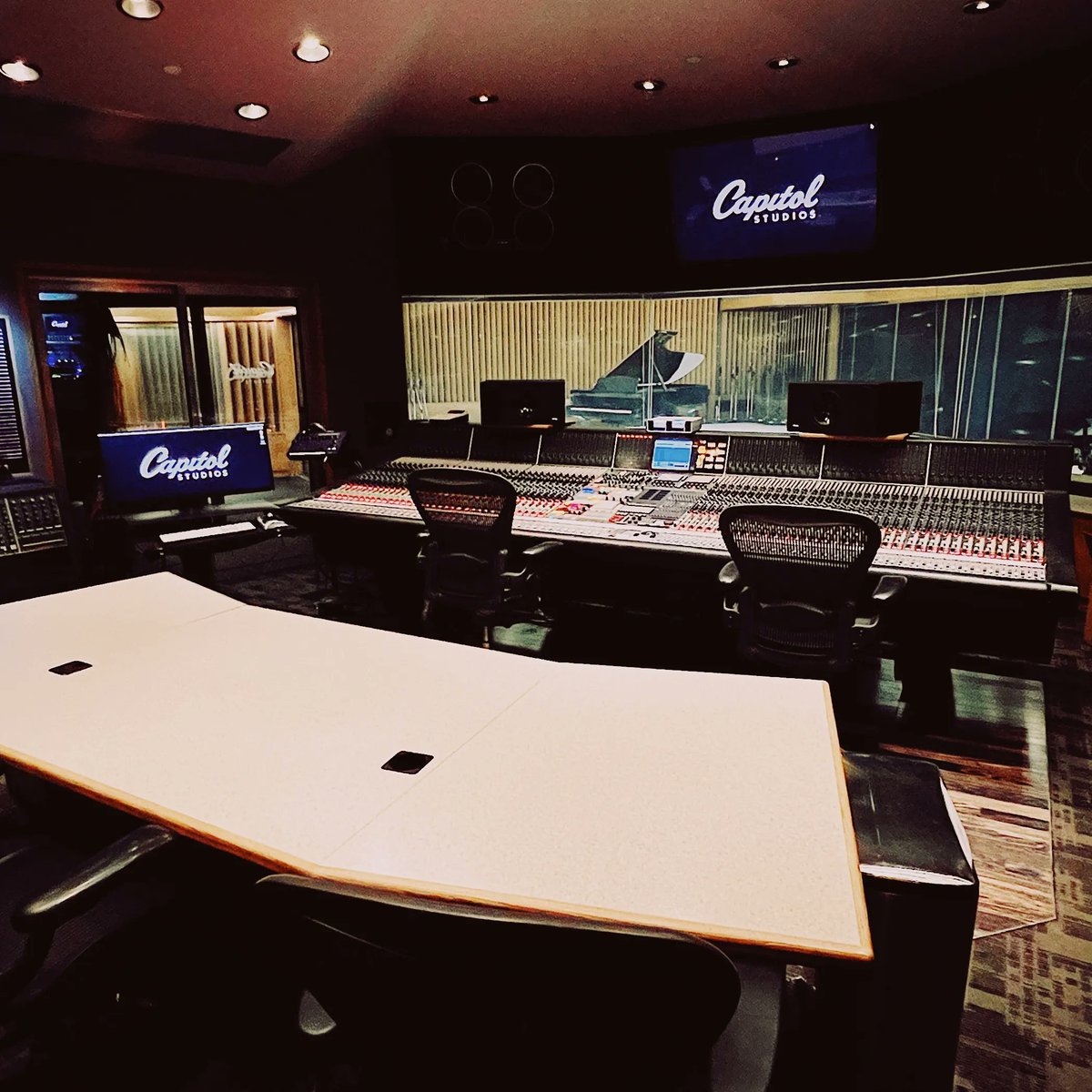 capitolstudios's tweet photo. The inner workings of the machine. https://t.co/a1XChhOscp
