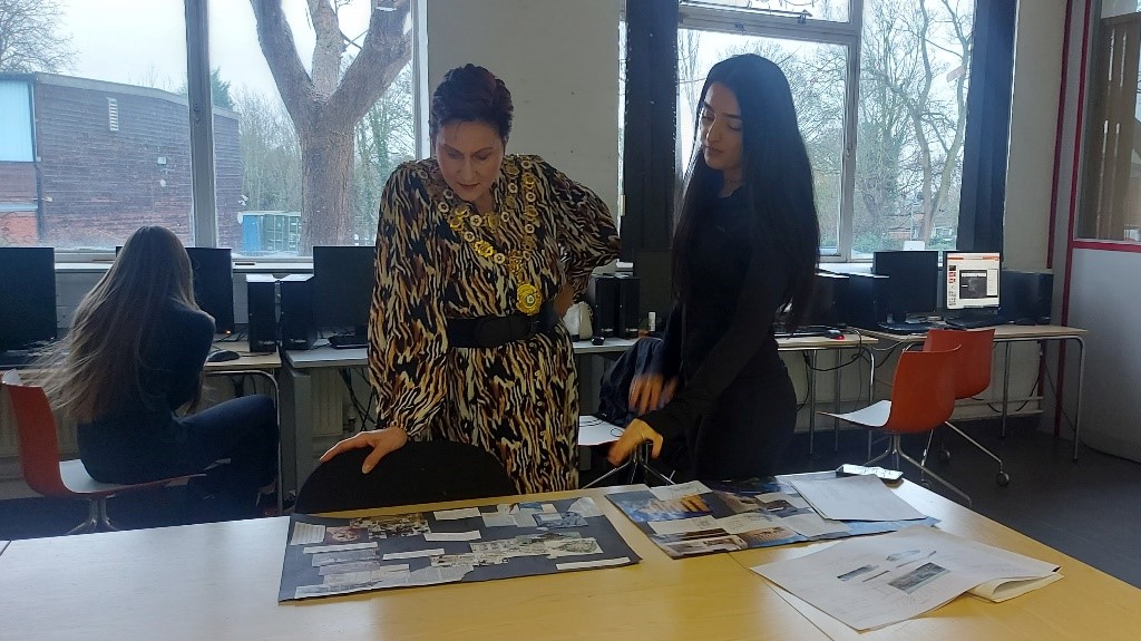 RoyalSutColTC's tweet photo. @Mayor_RoyalSC has been working with @BMetC on their industrial placement 🎨

Residents will be able to view their designs at the free 'Mental Health and Young People' exhibition at @directartaction from 23rd -30th March.

https://t.co/sdZ7202kEg https://t.co/5Oztw7U0PB