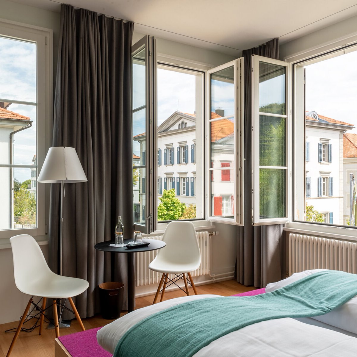 SwissQuality's tweet photo. Wir sind stolz, das Hotel Linde in Heiden als Neumitglied bei Swiss Quality Hotels willkommen zu heissen! Das charmante traditionsreiche Boutique Hotel mit 20 neu renovierten gemütlichen Gästezimmern, liegt im Zentrum des Biedermeier-Dorfes Heiden. 
#SwissQualityHotels https://t.co/YTI2n1Li1X