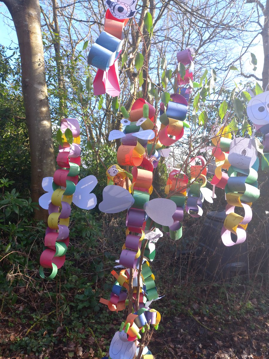 OPSScience's tweet image. Our final celebration, chain catepillars to connect our school values to the life cycle of an insect. How we can metamorphose to shape ourselves to be better versions of ourselves through kindness and caring? Lots of inspired discussions! @OPS_OratoryPrep #BritishScienceWeek2023