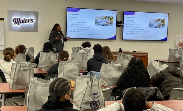 Students from across Philadelphia learned about opportunities with Bimbo Bakeries during the 3rd annual Office of Attorney General Career Week with @PHLschools. Read more about career week: attorneygeneral.gov/taking-action/…