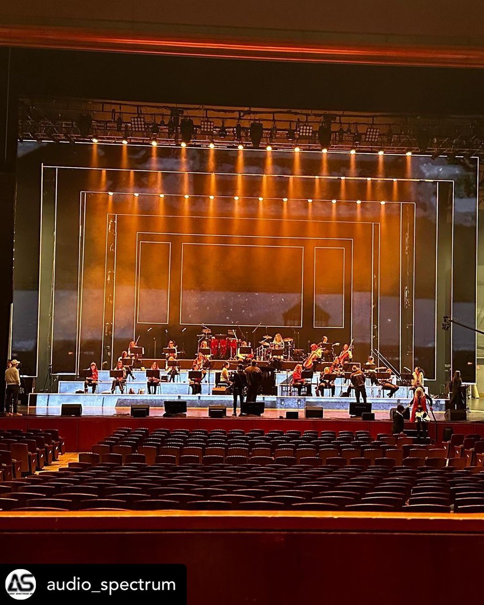 TheRobeWay's tweet photo. Bringing you our #FOHFriday #consoleshot from the @NJPAC in Newark with the team from Audio Spectrum supplying the #lightingdesign for #ShaindyPlotzker using a rig with @Robelighting #Pointe luminaires.
#therobeway #robelighting #robeintherig #audiospectrum #concertlighting https://t.co/jdMURqisYz