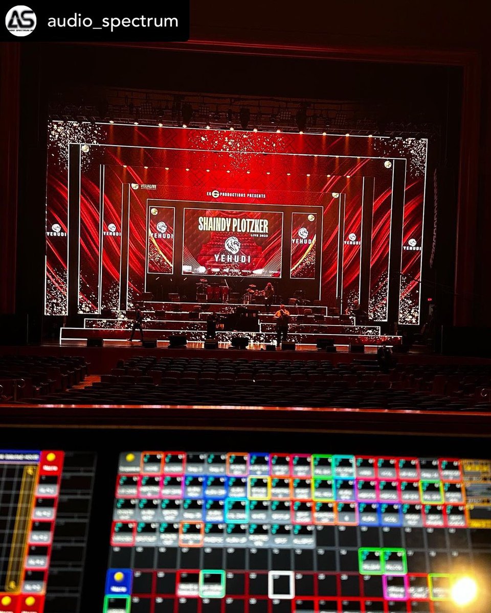 TheRobeWay's tweet photo. Bringing you our #FOHFriday #consoleshot from the @NJPAC in Newark with the team from Audio Spectrum supplying the #lightingdesign for #ShaindyPlotzker using a rig with @Robelighting #Pointe luminaires.
#therobeway #robelighting #robeintherig #audiospectrum #concertlighting https://t.co/jdMURqisYz