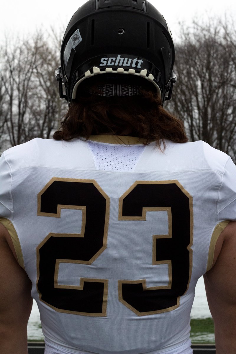 MU_SpartanFB's tweet photo. Not a lotta snow, but a whole lotta ICE #MUSpartans #MUFootball #jerseyreveal https://t.co/IbvjDyapBm