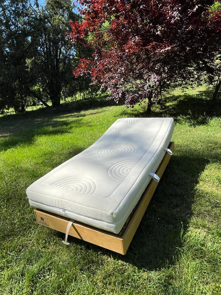 LaCamaAzul_'s tweet photo. Hoy es el DIA MUNDIAL DEL SUEÑO 🌙🛌 
la Cama azul quiere darte un 10% de DESCUENTO en nuestro SOMIER de madera de haya ecológico.
Una excelente opción para los que buscáis un somier de alta calidad, respetuoso con el medio ambiente.
https://t.co/BwHy17uH4O https://t.co/lW53K8WILl
