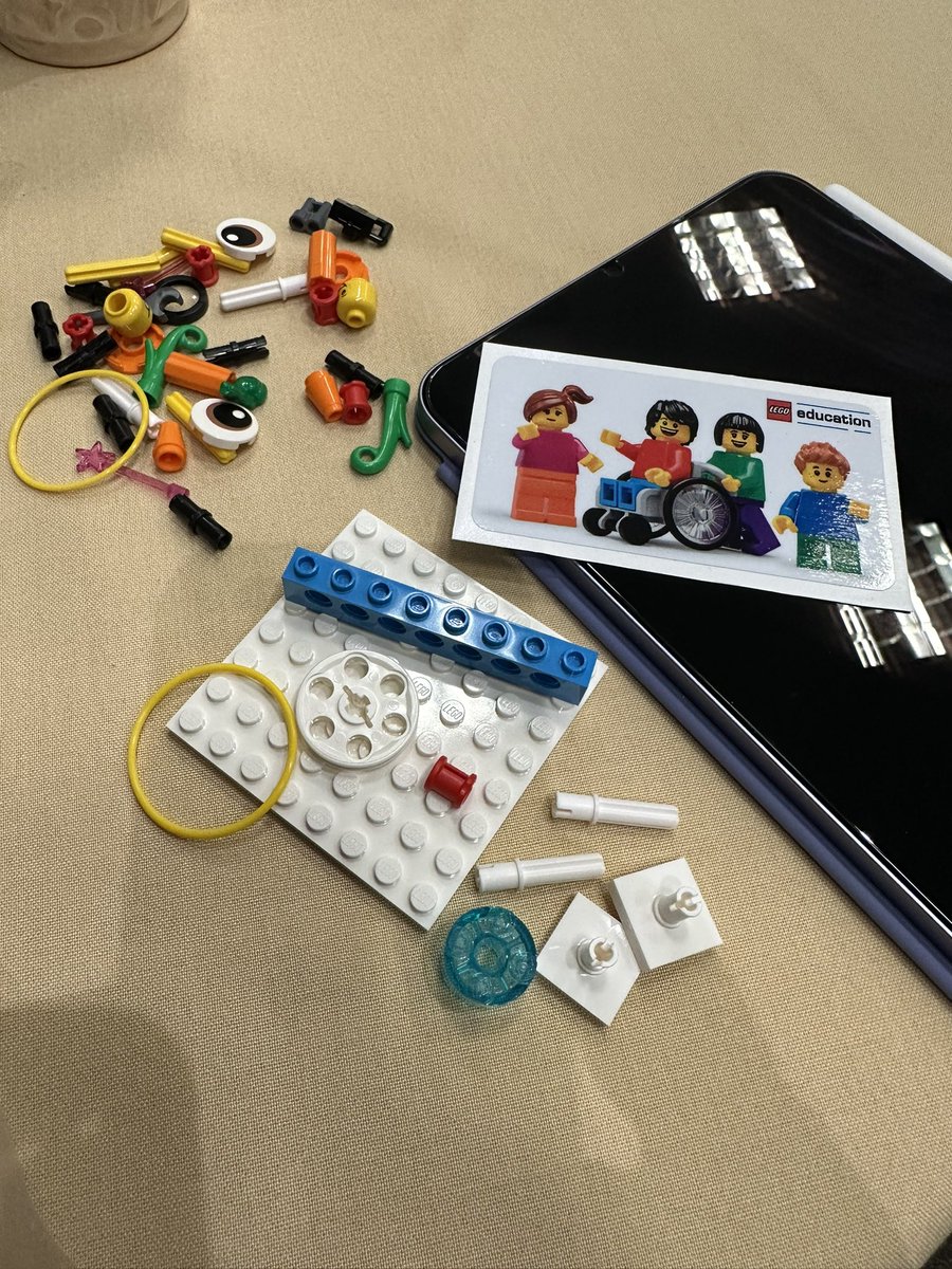 Developing Budding Engineers with @LEGO_Education @sdpaulette @ILE_Corradino #rusdlearns #springcue23 @cueinc #STEM #lego #engineers #learnthroughplay