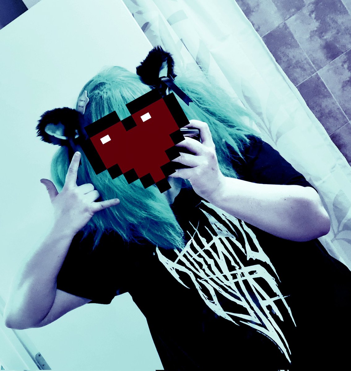 SpiritBoxVT's tweet photo. Fiiiiinally ready to leave. If you see a Sally Face at #AllCon with no thoughts, head empty, it may be me <.< https://t.co/DcI9EwuizZ