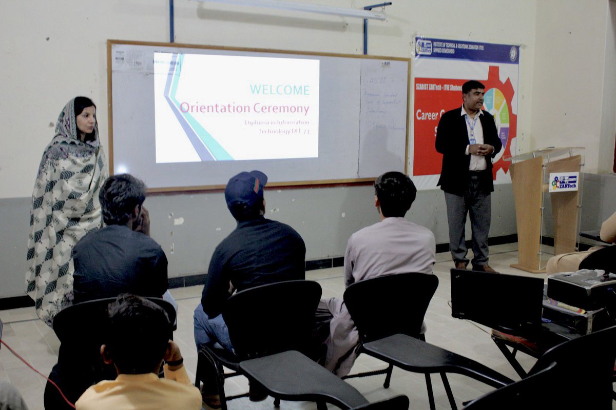 SzabistZabtech's tweet photo. #SZABISTZABTechiTVE Shaheed Benazirabad organized an #OrientationSession for newly inducted Batch DIT-73 wherein students were briefed about #AcademicSystem of #ZABTech &amp; #employmentfacilitations. 
The session remained fully an interactive, attended by student’s parents as well. https://t.co/KlEmz6plzu