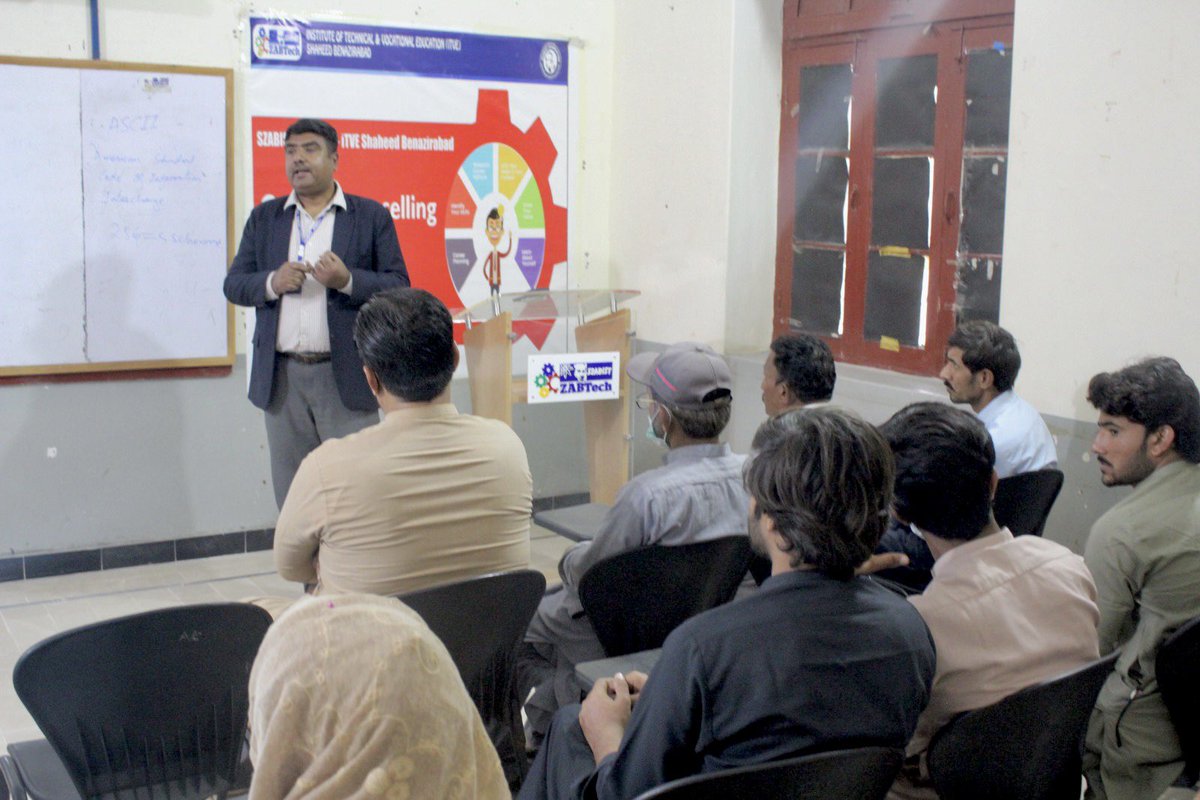 SzabistZabtech's tweet photo. #SZABISTZABTechiTVE Shaheed Benazirabad organized an #OrientationSession for newly inducted Batch DIT-73 wherein students were briefed about #AcademicSystem of #ZABTech &amp; #employmentfacilitations. 
The session remained fully an interactive, attended by student’s parents as well. https://t.co/KlEmz6plzu