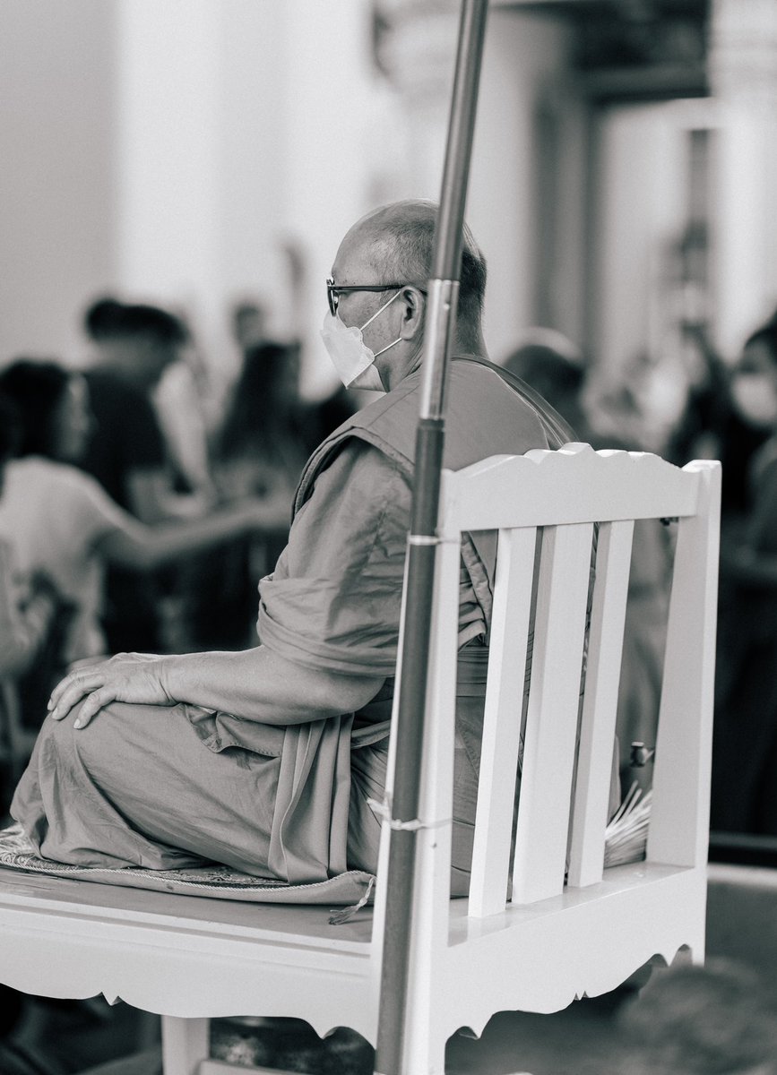 PhotographyQuan's tweet photo. Buddhist Monk #buddhist #buddhisttemple #buddhistmonk #bangkok #thailand #sleepingbuddha #sonya1 #sigma85mmart https://t.co/pD6jbwkWMH