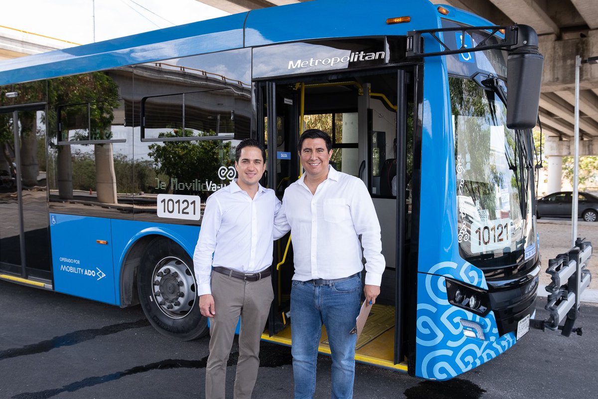 jorgemendozas's tweet photo. Realizamos un recorrido para conocer el #VaYVen, iniciativa del @GobYucatan que brinda transporte eficiente, seguro y ordenado a las y los habitantes de #Mérida
Este es uno de los 15 sistemas de transporte masivo que han recibido apoyo de @banobras_mx #Fonadin #PROTRAM en 🇲🇽 https://t.co/POLjM9yjQ7