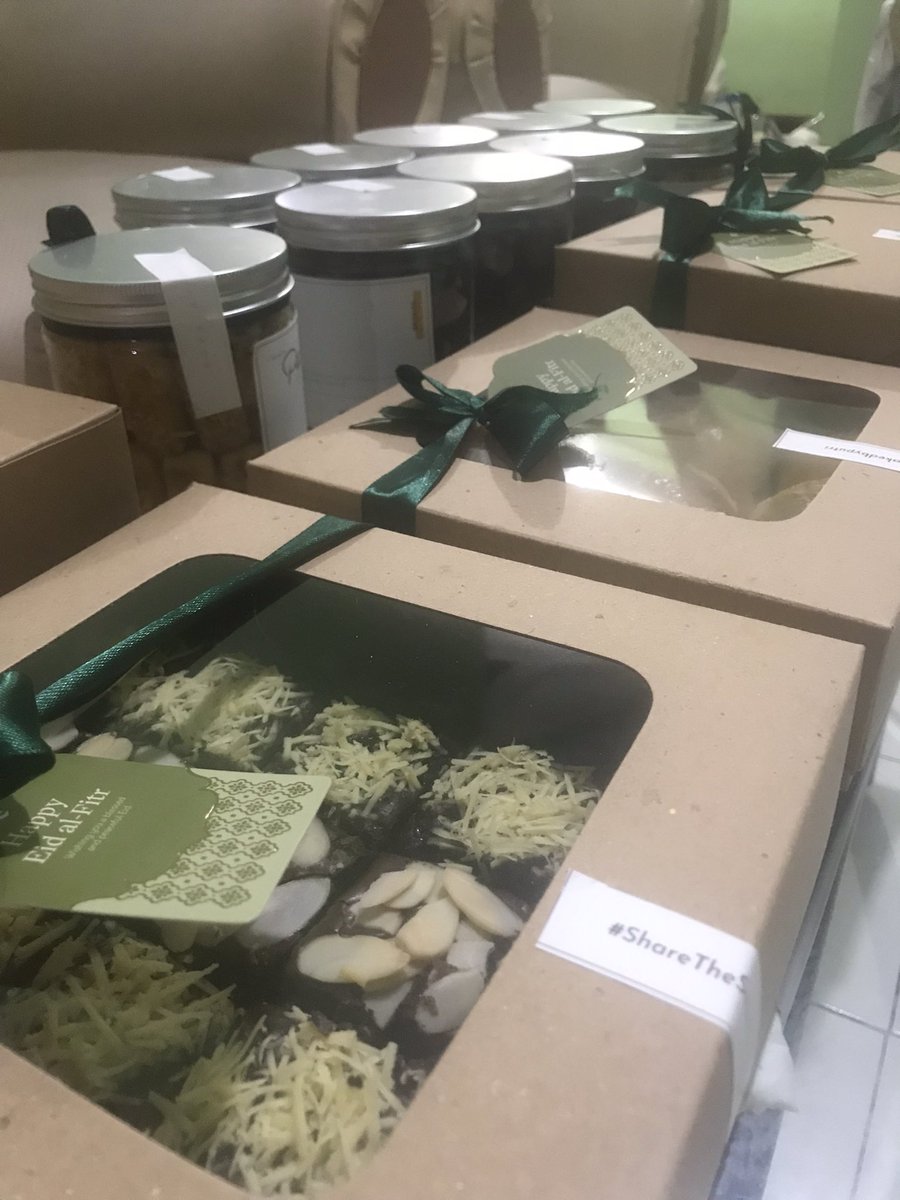 putriyostira's tweet photo. @Widino #KIRIMTAKGENTAR bikin kue tape seadanya buat kue ulang taun suami hihi karna suka bikin kue aku pun suka kirim kirim kue ulang tahun untuk keluarga, keponakan dan temen-temen. Kirimnya juga pakai GrabExpress 🫶🏼 https://t.co/VkWeDwiu74