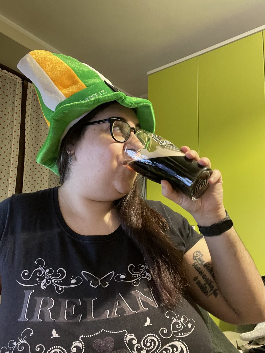 roberta39sara88's tweet photo. Sláinte 🍻☘️💚🤍🧡🍺 Happy’s Paddy’s day @westlifemusic @MarkusFeehily @KianEganWL @ShaneFilan @NickyByrne #Ireland #StPatrickDay #pint #Guinness @GuinnessIreland @NiallOfficial @GoToIrelandCA @JamesPatrice @TourismIreland @Brooke_Scullion #irishflag #irelandlover #March17  may god bless you all ❤️☘️