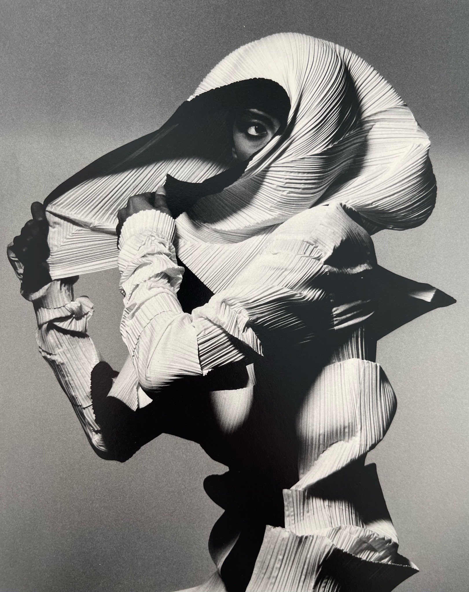 Issey Miyake by Irving Penn 1990　フライヤー付 Issey Miyake by Irving Penn 1990 – Offbrand Library