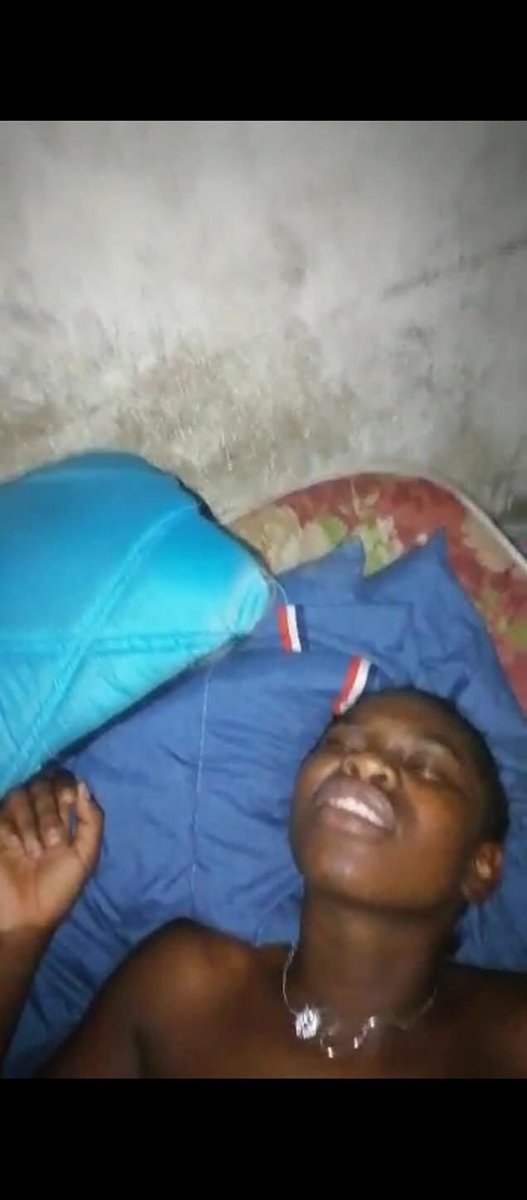 MusengeEm's tweet image. follow me and DM I send u the video