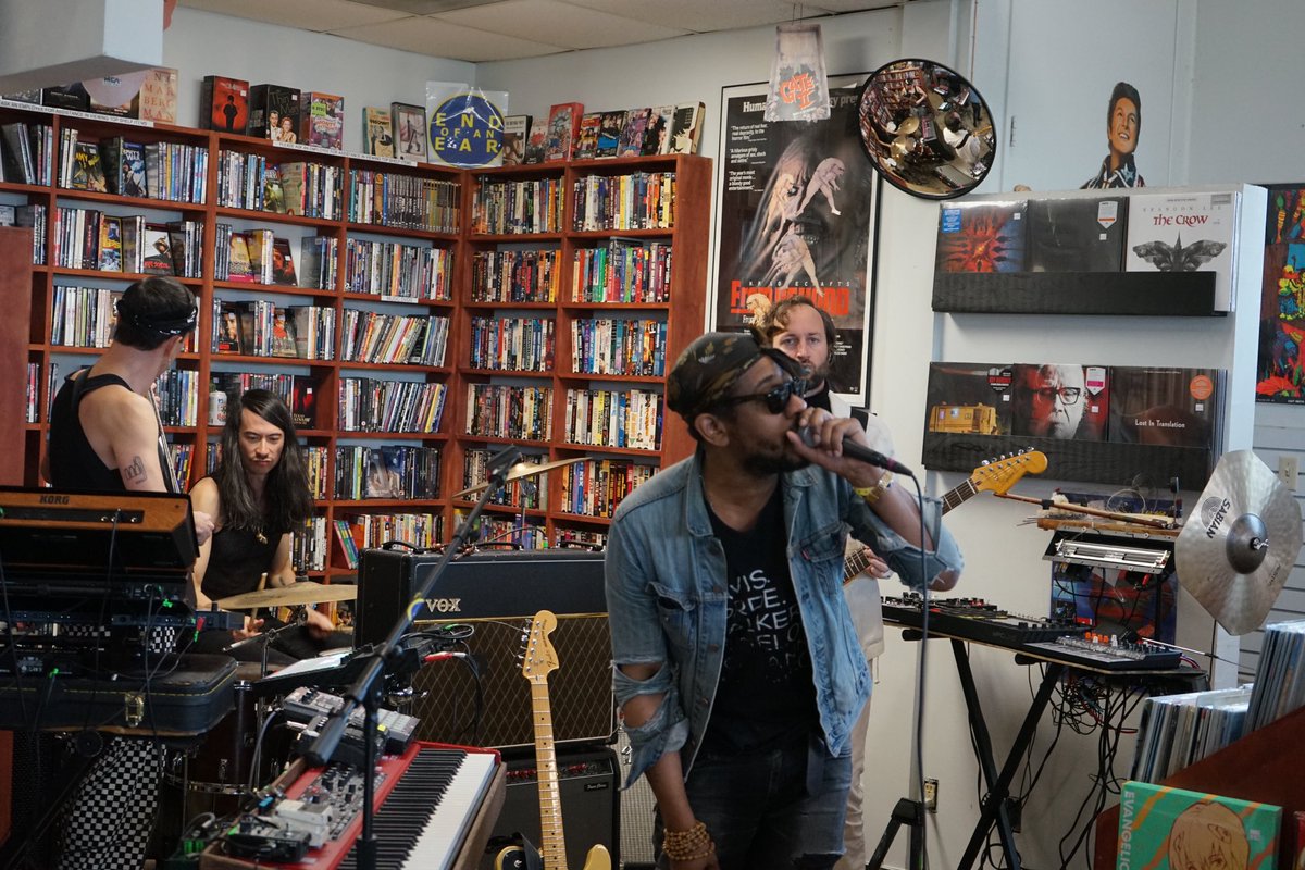 matadorrecords's tweet image. Algiers, @endofanear 3/17/23 @AlgiersMusic #shook @sxsw