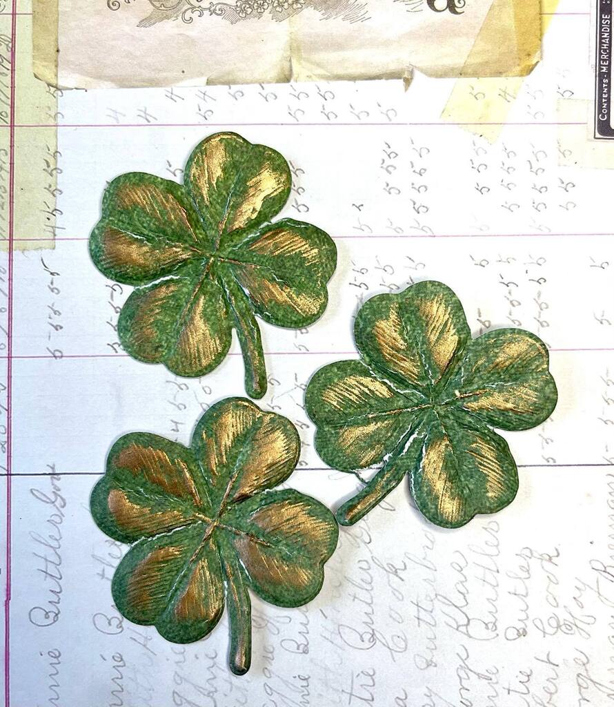 Day 18: I am in class design mode so will share some soon. Happy St. Patricks day!  Took time out to make a few of these awesome #shamrocks using <a href="/tim_holtz/">Tim Holtz</a> @sizzix #diecuts. They look fabulous with the #lusterwax -can’t pinch me!  timholtz #timholtzsizz… instagr.am/p/Cp51Fpwu_Ld/