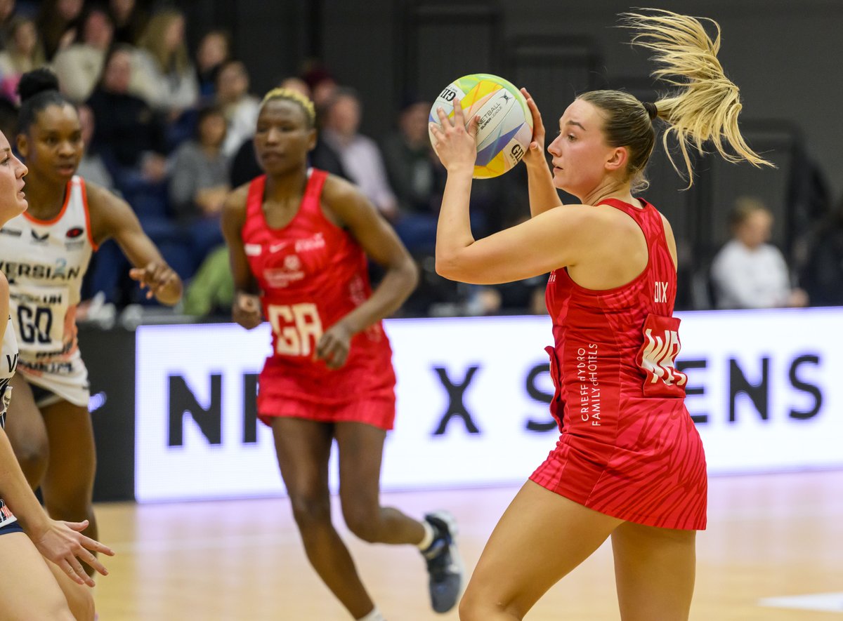 SirensNetball's tweet image. How good does this feel 😅
A massive thank you to our incredible Sirens Tribe for bringing the noise tonight and lifting the roof off of the Emirates Arena!
That one was for you 👏