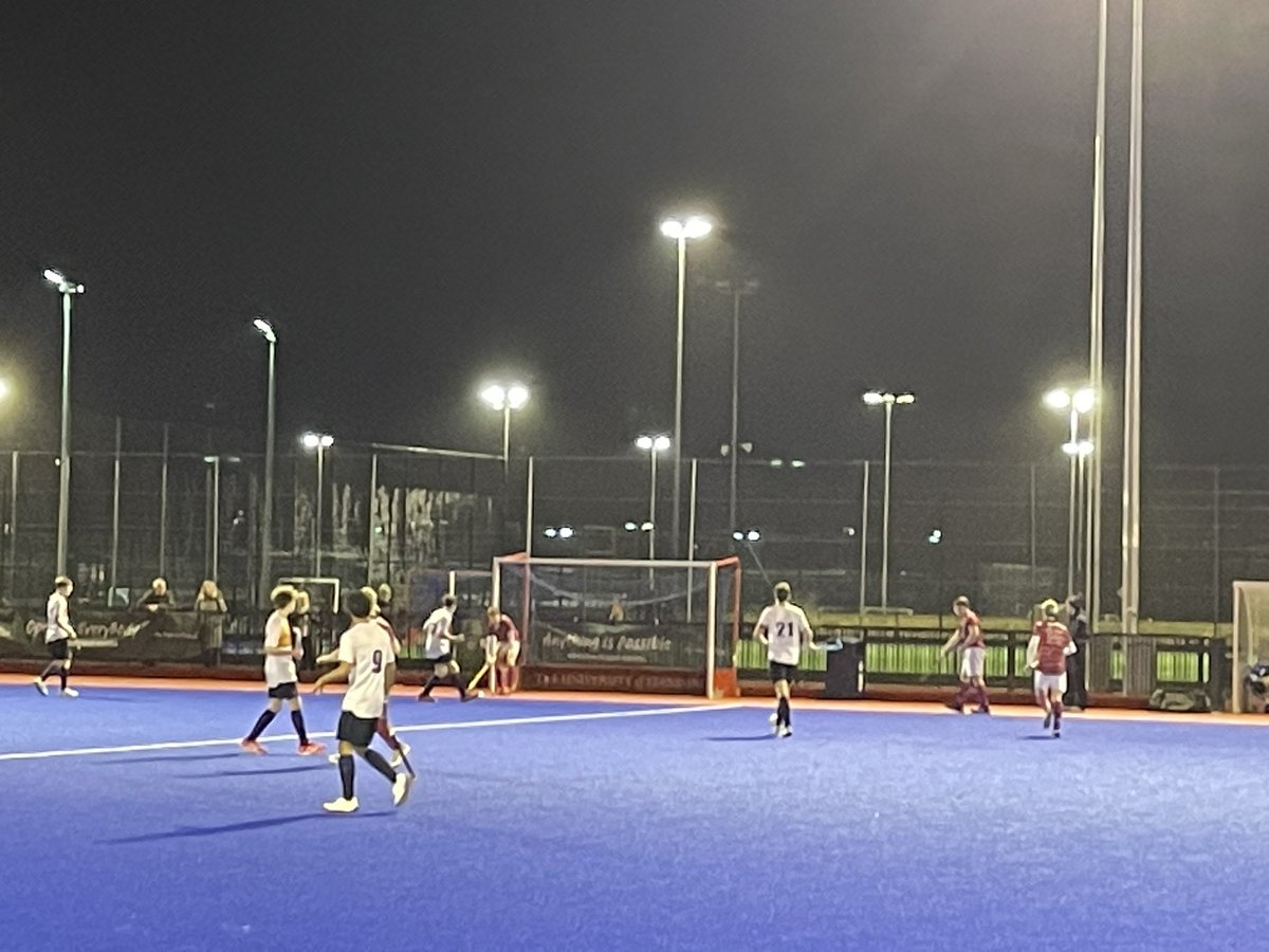 DMarkLauder's tweet photo. Great U18 Scottish Cup Final tonight at #Peffermill @ScottishHockey 1st XI magnificent but went down 1-0 to a class @Fettes_Sport side - congratulations to themπππ but proud of my @StrathallanSchl players -spectators too! #iloveboarding (2 @BSAboarding schools in final too!π) https://t.co/JvQJnPK9PM
