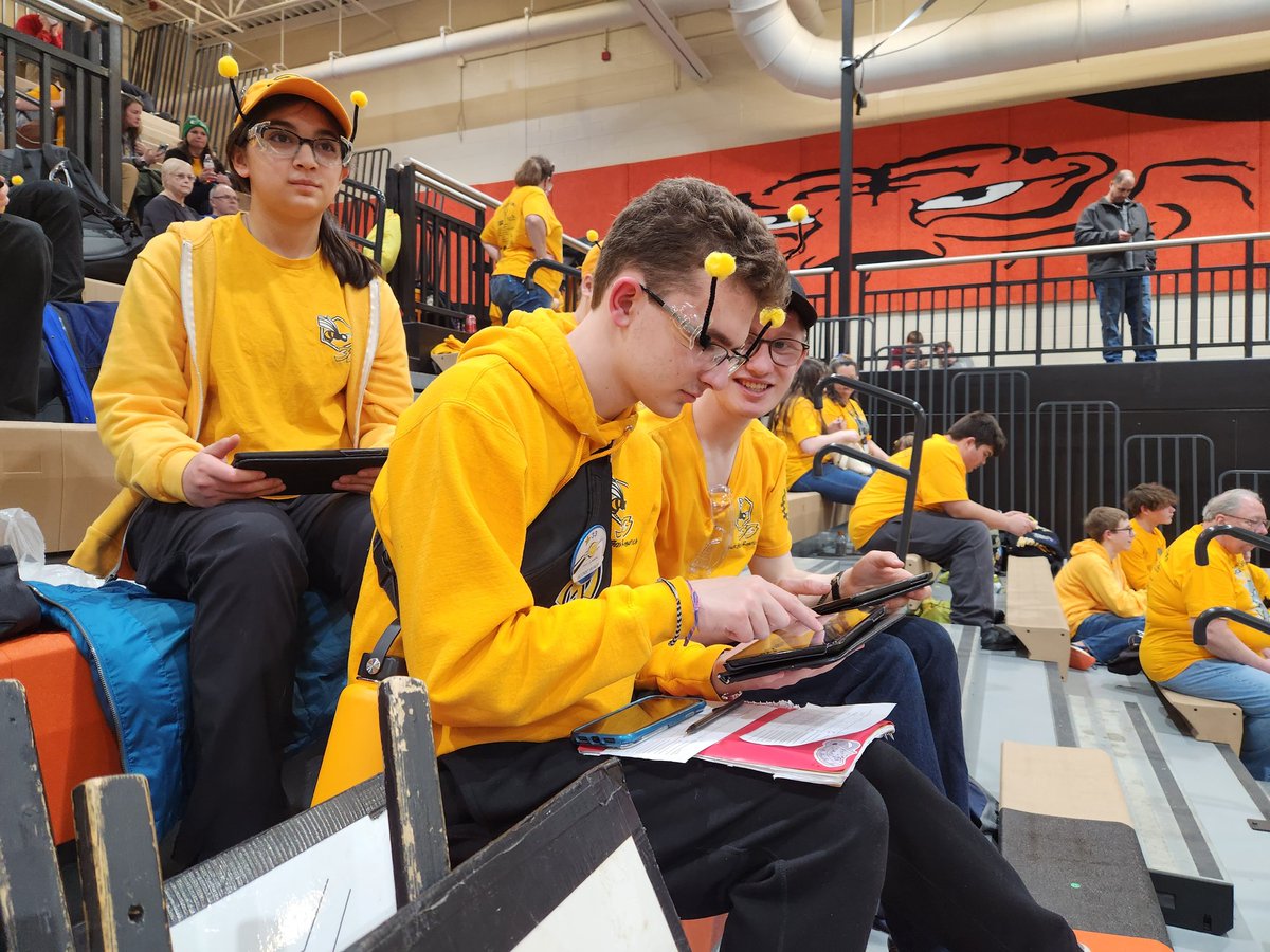 Killer Bees FRC 33 (@frc33) on Twitter photo After 12 matches, we pick 2 other compatible teams for the playoffs. We build an app, collect data, create real-time strategies, & collaborate together to build a pick list. Alumni love this so much that they come back during Spring Break! <a href="/NDPMA/">Notre Dame Prep</a> #teamworkmakesthedreamwork After 12 matches, we pick 2 other compatible teams for the playoffs. We build an app, collect data, create real-time strategies, & collaborate together to build a pick list. Alumni love this so much that they come back during Spring Break! <a href="/NDPMA/">Notre Dame Prep</a> #teamworkmakesthedreamwork
