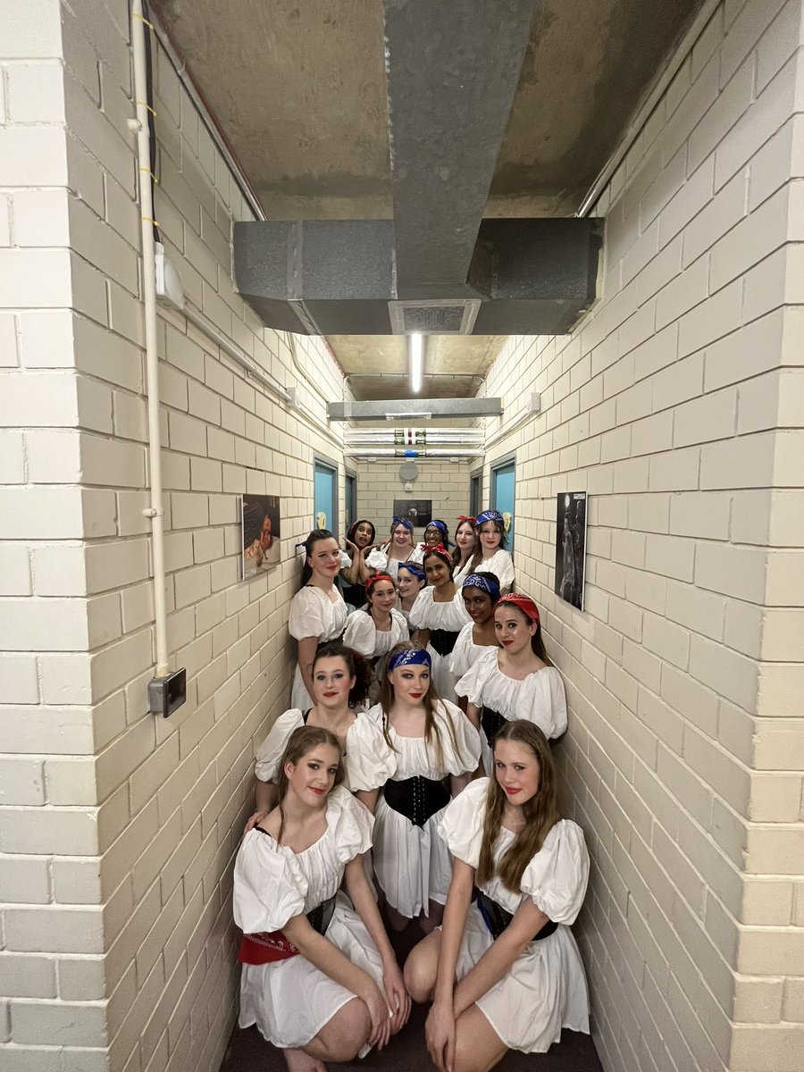AHSDancedept's tweet photo. Very proud of our wonderful Year 10 dancers 🏴‍☠️ #thegreatbigdanceoff @AylesburyHigh https://t.co/TIzv1rAM2z