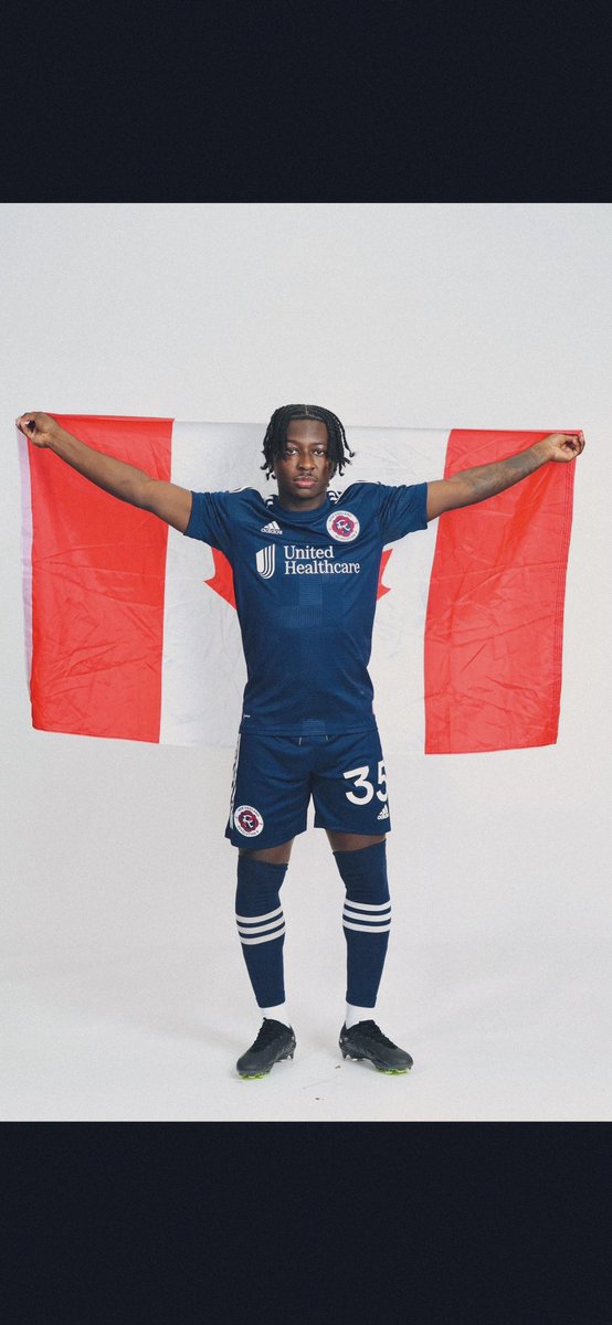 Nakyegd11's tweet photo. New Year Different Colours ❤️ 💙…🎥 @NERevolution2 https://t.co/epjY0T2ONv