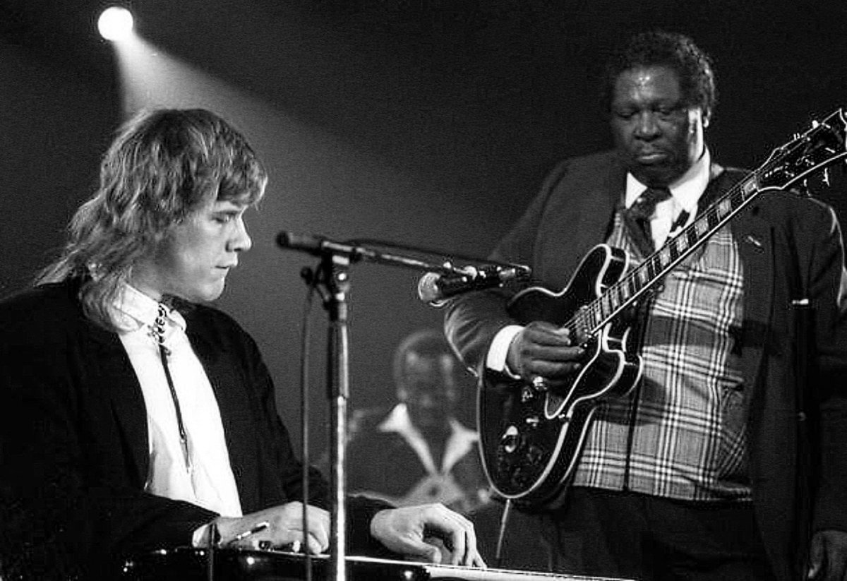 JHealeyOfficial's tweet photo. B.B.'s pickin' up what Jeff's puttin' down! Yet another great shot of Jeff Healey & B.B. King ruling the stage in 1989! (photographer unknown) ~Rog #MarchIsHealeyMonth
https://t.co/C5qEDTYtzZ https://t.co/KnLb2Mr6FP