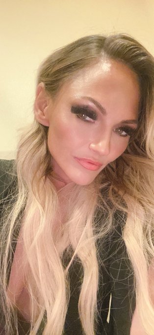 🤳💌 https://t.co/7Fg3DoFzOM<a href="/tag/happynewyear2022"class="tags"><span>#happynewyear2022</span></a>