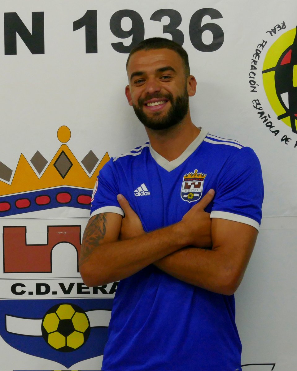 Gente de casa 🏠💙

Bienvenido de vuelta #Joel ✅️

El nuevo delantero del <a href="/cdveraoficial/">CD VERA</a> 🔵

#soydelVera