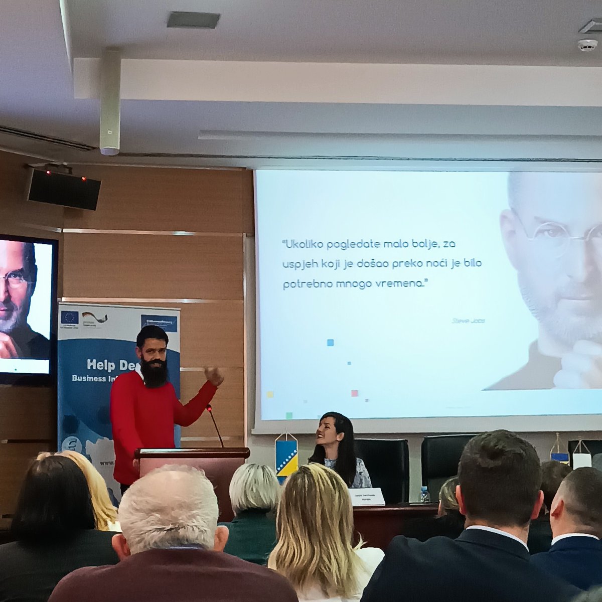 FORFIVEdma's tweet photo. Naš kolega, Vedran Ticic, govorio je na temu "E-učenje i umrežavanje" gdje je dao osvrt na izazove, inovaciju i društvene mreže, te važnost digitalizacije i umrežavanja.

#FORFIVEdma #DigitalMarketing #digitalnimarketing #elearning #networking https://t.co/ahyalla3KY