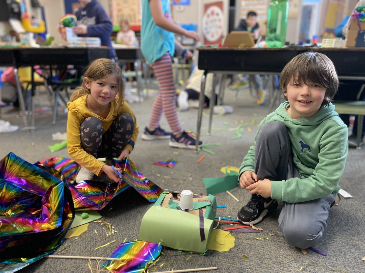 WCDS_Lower's tweet photo. We are so lucky 🍀 to have such creative students! Check out these leprechaun traps that use #WCDSGrade1 student knowledge of simple machines. Hopefully they will work to catch those pesky leprechauns! #WCDSScience #WCDSCreativity https://t.co/PccUef0zJM