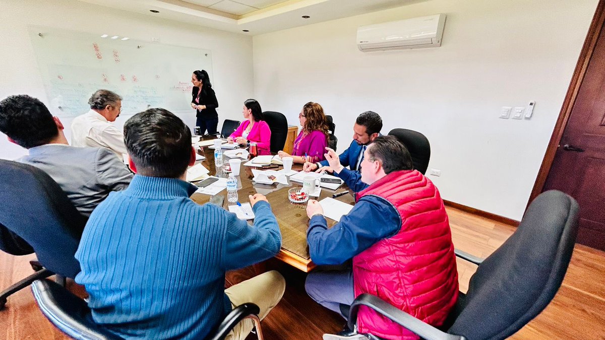 guillermoadamec's tweet image. Me reuní con mi equipo para afinar detalles del Proyecto Educativo que presentará el gobernador @EVillegasV, en el marco del Plan Estatal de Desarrollo 2023-2028.
 
🥇👨‍🎓 Con la participación de todos, Durango estará en los primeros lugares de aprovechamiento académico en el país.