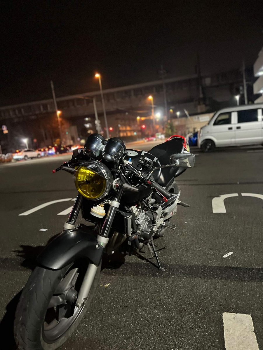 a_roa_16's tweet photo. 名前：ろあ
年齢：19
性別：♂︎
住み：大阪
愛車：ホーネット250
好き：ツーリング
一言：気軽に絡んでください😊

 #バイク乗りとして軽く自己紹介 
 #バイク乗りと繋がりたい 
 #バイク好きと繋がりたい 
 #バイクのある生活 
 #ツーリング仲間募集中 https://t.co/1WaWGWpnr5