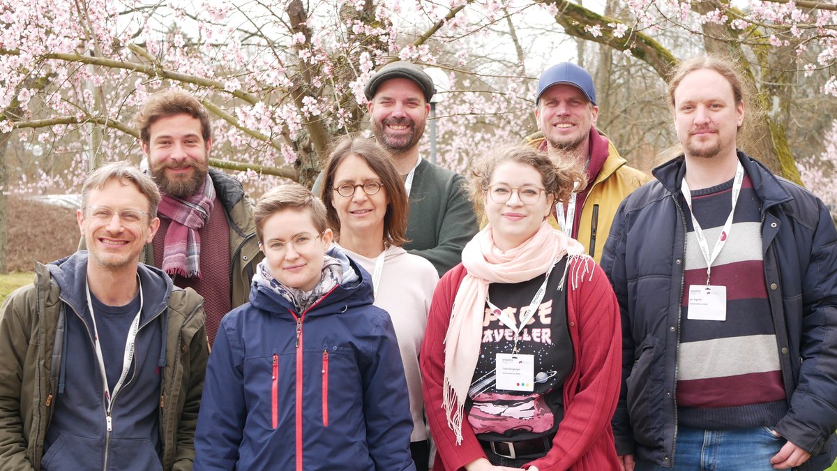 Tessa Gengnagel (@resonanzfilter) on Twitter photo Zum Abschluss des Tages auch noch die Cologne Gang <a href="/CCeHum/">CCeH</a> @dhjblum <a href="/spinfocl/">jhermes</a> <a href="/lekilhen/">Kilian Hensen</a> <a href="/marcelschaeben/">Marcel Schaeben</a> mit fröhlichen Gesichtern wegen der schönen #DHd2023! Sogar mit Knabenmorgenblütenträumen im Hintergrund. Danke für die Orga <a href="/DHdKonferenz/">DHd2024</a> und bis zum nächsten Mal. Zum Abschluss des Tages auch noch die Cologne Gang <a href="/CCeHum/">CCeH</a> @dhjblum <a href="/spinfocl/">jhermes</a> <a href="/lekilhen/">Kilian Hensen</a> <a href="/marcelschaeben/">Marcel Schaeben</a> mit fröhlichen Gesichtern wegen der schönen #DHd2023! Sogar mit Knabenmorgenblütenträumen im Hintergrund. Danke für die Orga <a href="/DHdKonferenz/">DHd2024</a> und bis zum nächsten Mal.