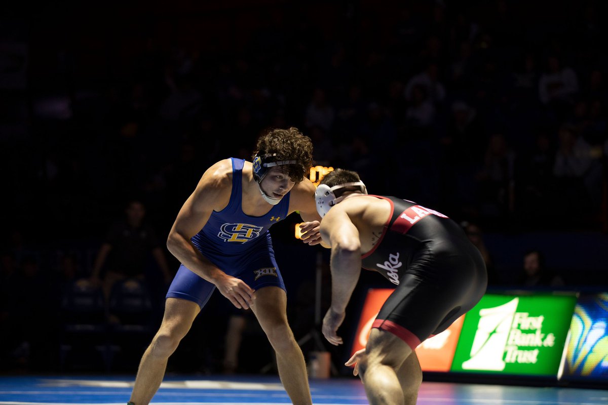 ClaraBell_14's tweet photo. Go kill it in Tulsa tonight gentlemen! 💪🏼
#GetJacked #crownmrawhides https://t.co/FndKTZvO8M