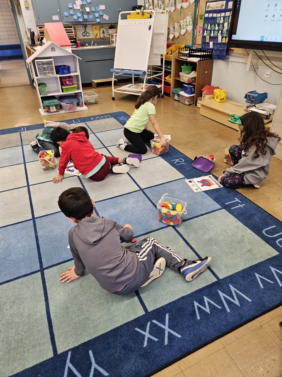 FerranteLV1's tweet photo. Math stations on St. Patrick's Day ☘️☘️ https://t.co/2SHUzWbG4x