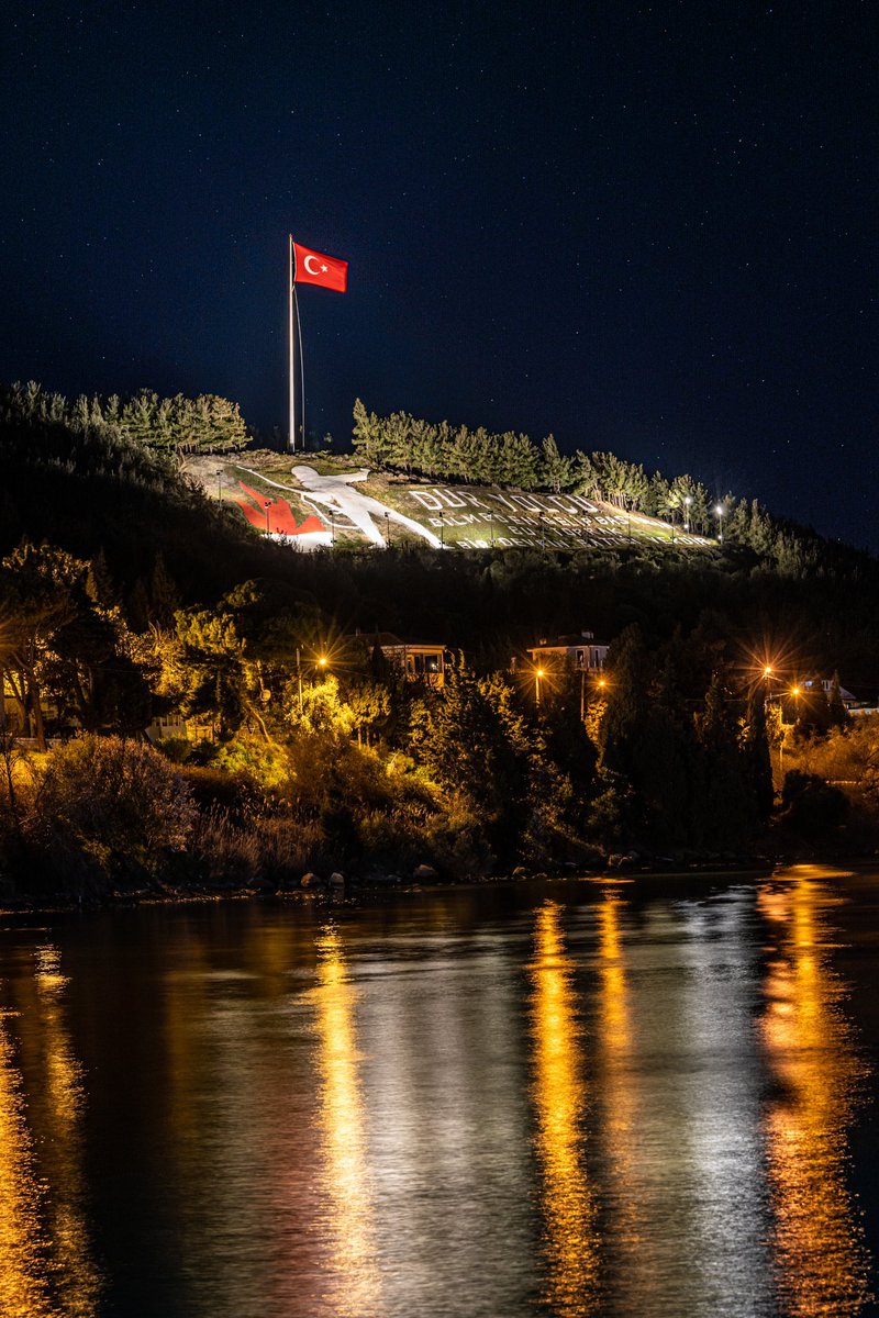 Başta Ulu Önderimiz Mustafa Kemal Atatürk olmak üzere Çanakkale’yi geçilmez kılan tüm şehitlerimizi ve gazilerimizi saygıyla, minnetle ve rahmetle anıyoruz.

18 Mart Çanakkale Zaferimizin 108. Yılı kutlu olsun! 🇹🇷