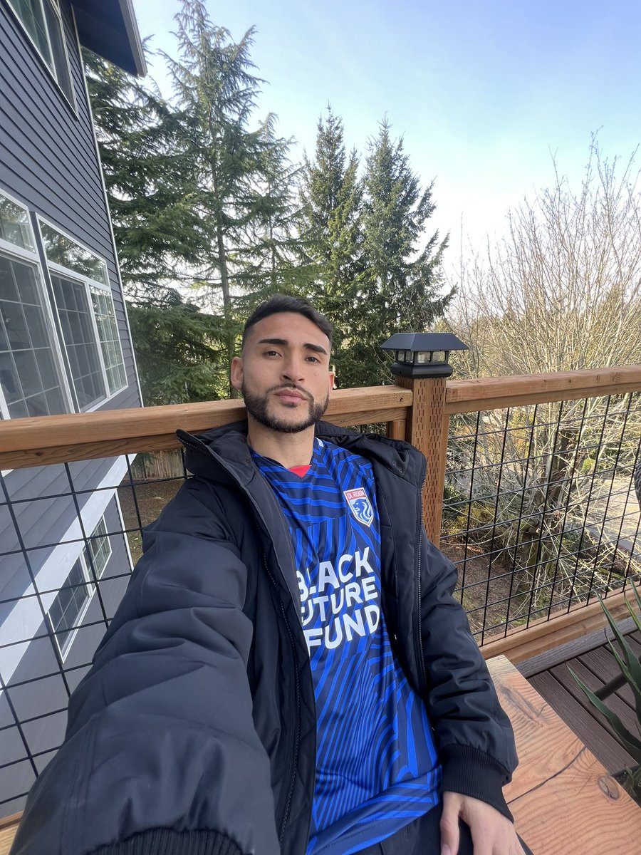 .@OLReign went crazy with this one! 💙🤍