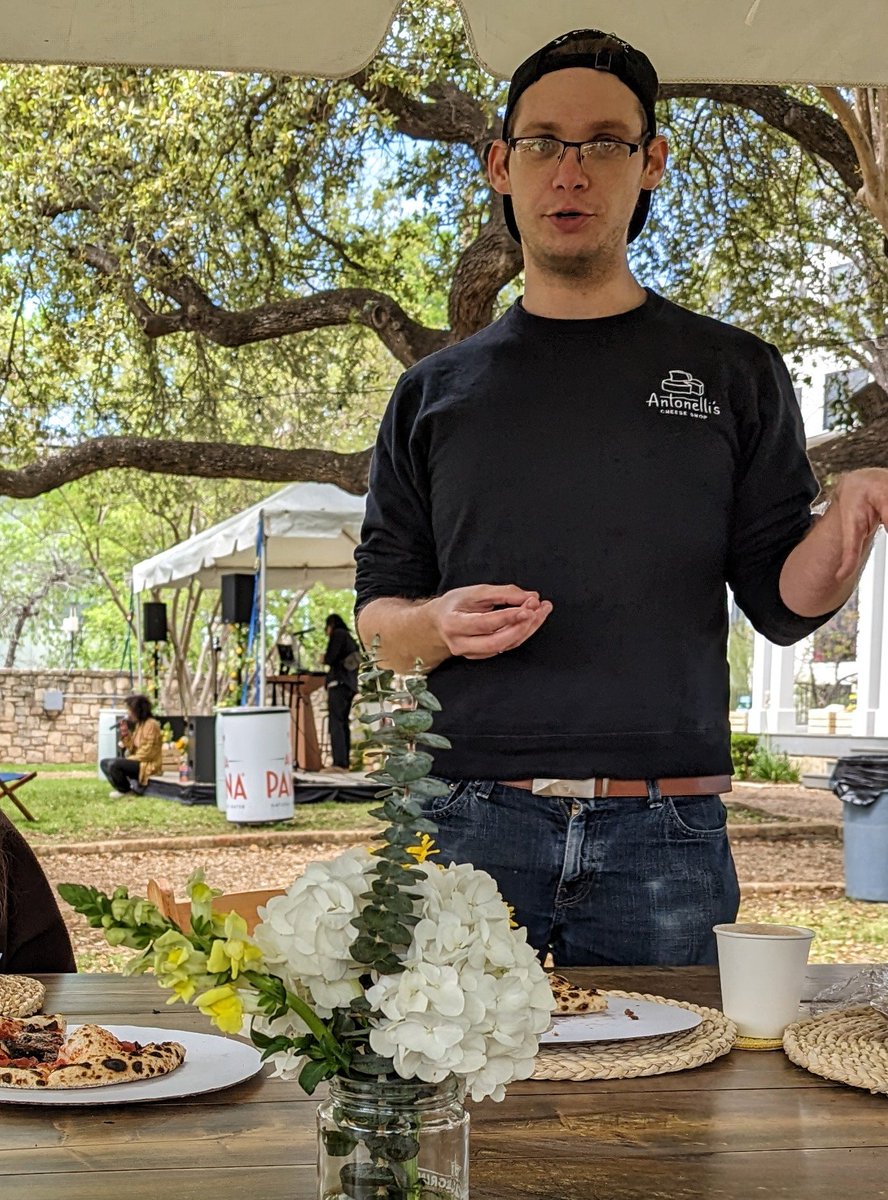 AMVallecorsa's tweet photo. Beautiful afternoon of live music, @SanPellegrino, cheese tasting with @AntonelliShop and pizza from #NoccosNapoletana with @Yelp
@sxsw https://t.co/5ClDRim4Zd