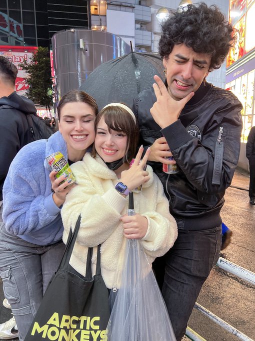 2 pic. Look at the two nerds I just found ??
w/ @serinide @SkoochLoL https://t.co/ZnrNbE6JQD