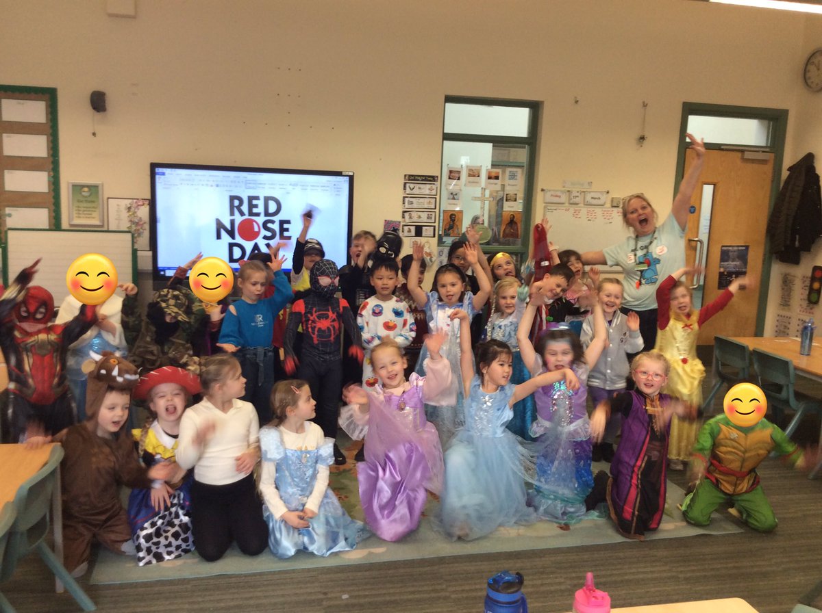 Lakeside_school's tweet photo. 1MC look great raising money for #RedNoseDay @comicrelief @CofELincoln #raisingmoneyforcharity #funclothes https://t.co/JRPKNZoLQo