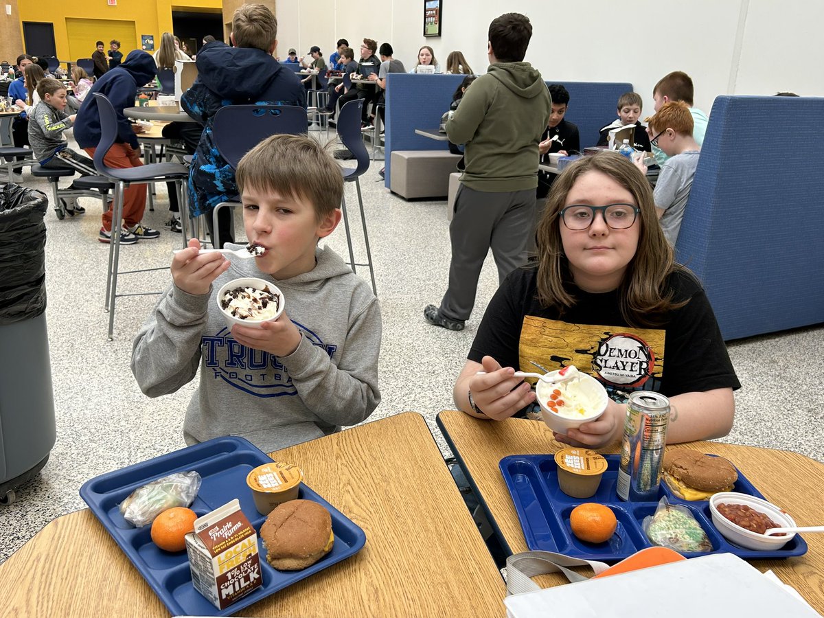 WoodhallPhysEd's tweet photo. MFMS celebrated 3rd Quarter with an ice cream social during lunch! We have a lot of awesome students who got a bowl of Krekel’s custard for all their hard work! Big THANKS to Chad Krekel and his new Forsyth store for donating ALL of the reward! #mtfproud https://t.co/KipZbBJTzE